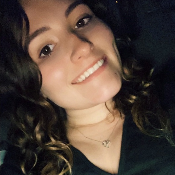 Meet your Posher, Tori - Picture 1 of 1